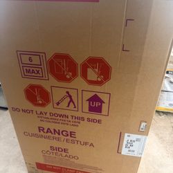 GE 30 in. 4 Burner Element Free-Standing Electric Range in Black