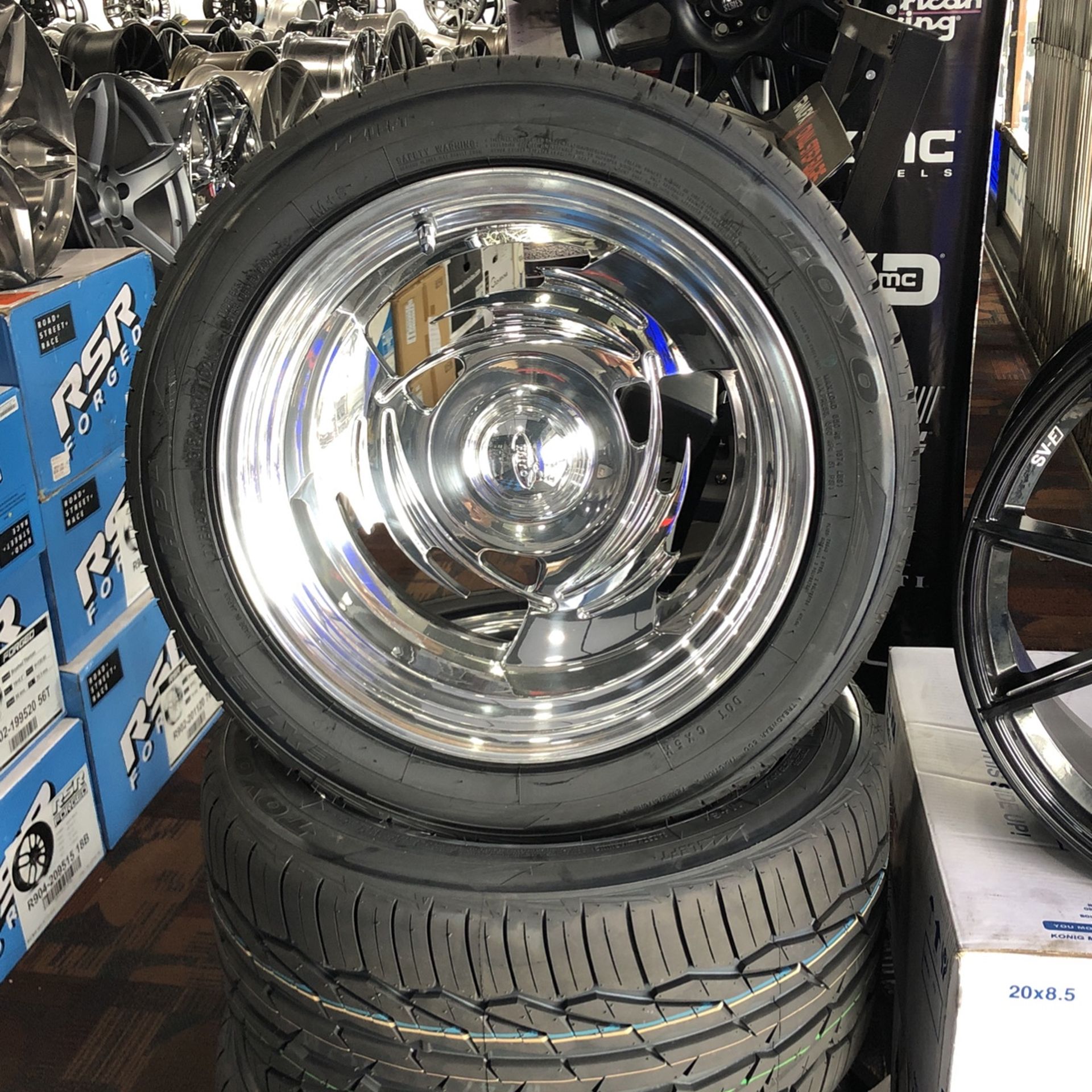 INTRO WHEEL 17x11 TOYO TIRES