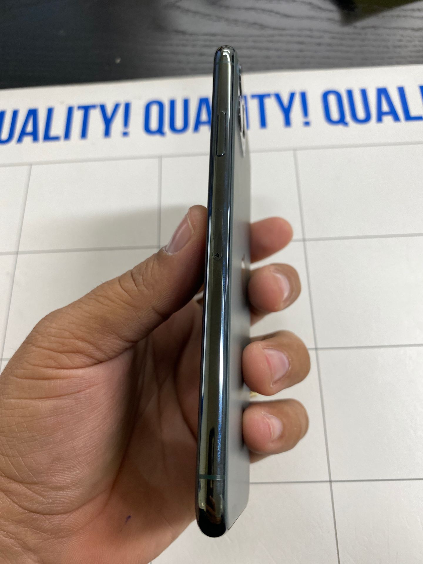 iPhone 11 Pro Max 256GB T-Mobile network only Metro PCS / Simplemobile/ ultra mobile/ lyca mobile/ T-Mobile network only The phone is ready to use