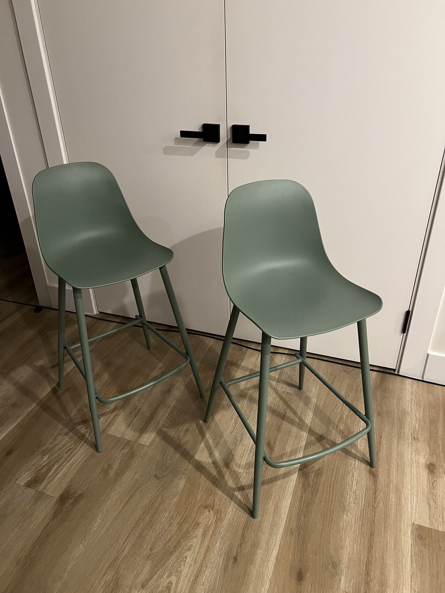 Svelti bar Stools Set Of 2 Aloe Green