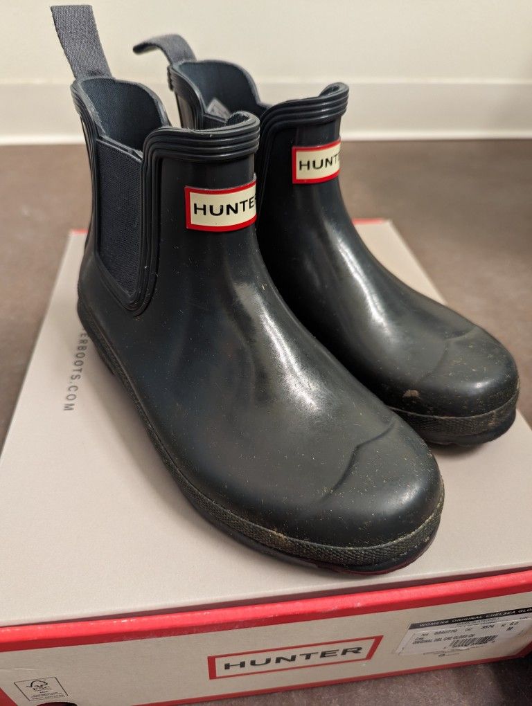 Women's size 6 Short Hunter Rain Boots