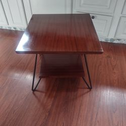 Mid 20th Century Modern Iron Leg Table With Swivel Top