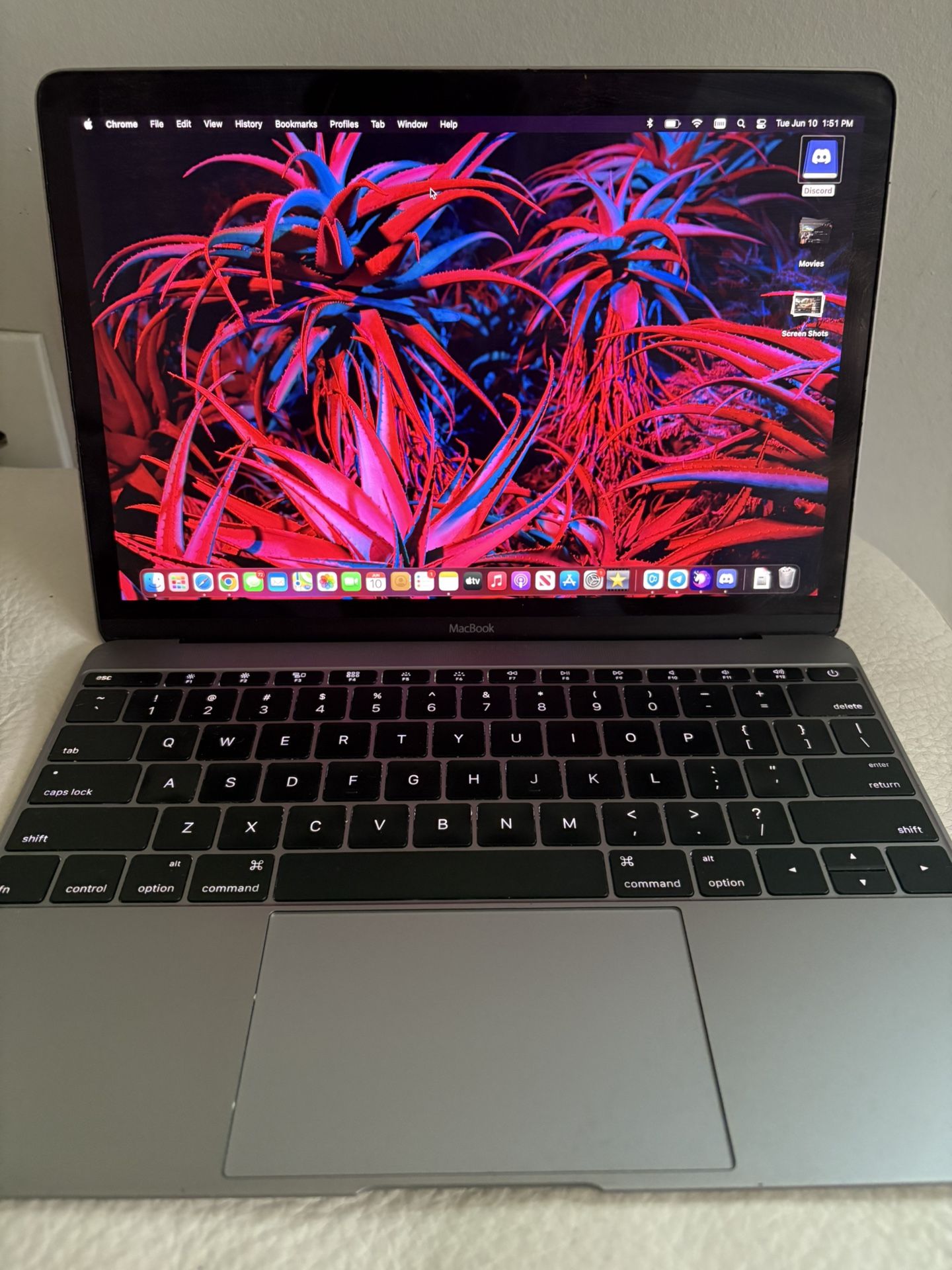 Macbook 512GB space grey
