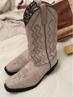 4 Pairs of WOMENS COWBOY BOOTS