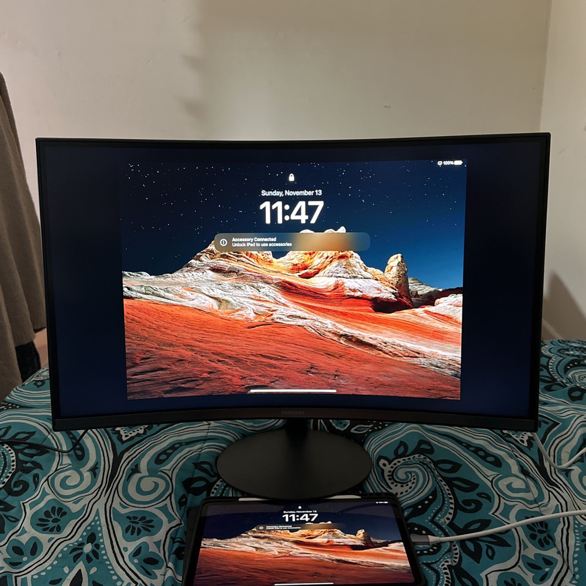 Samsung Curved Monitor 27”