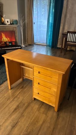 3 drawer desk