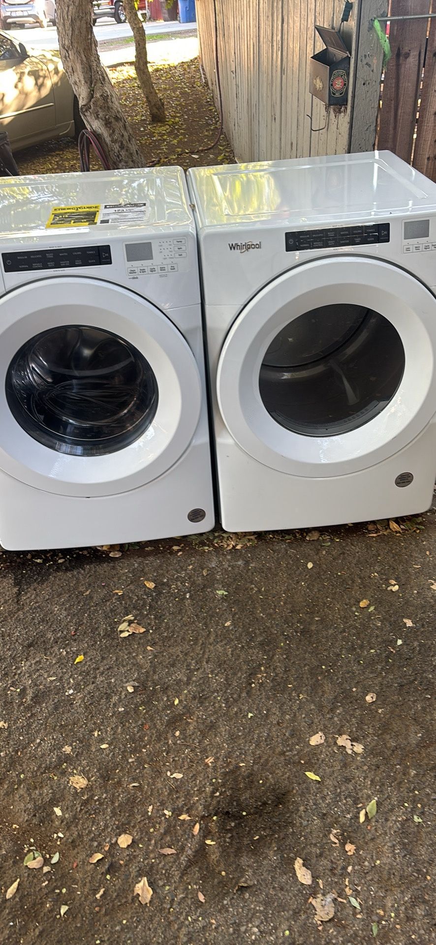 Whirlpool washer and electric dryer