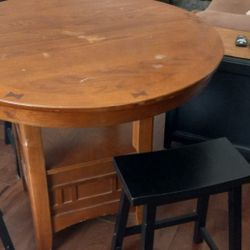 Round Wooden Table With Three Stool