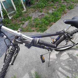 Raleigh  m40  26inch  mountain  bike  Very Good Condition 