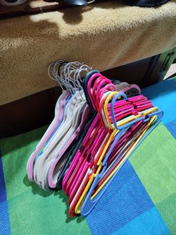 Hangers (26)
