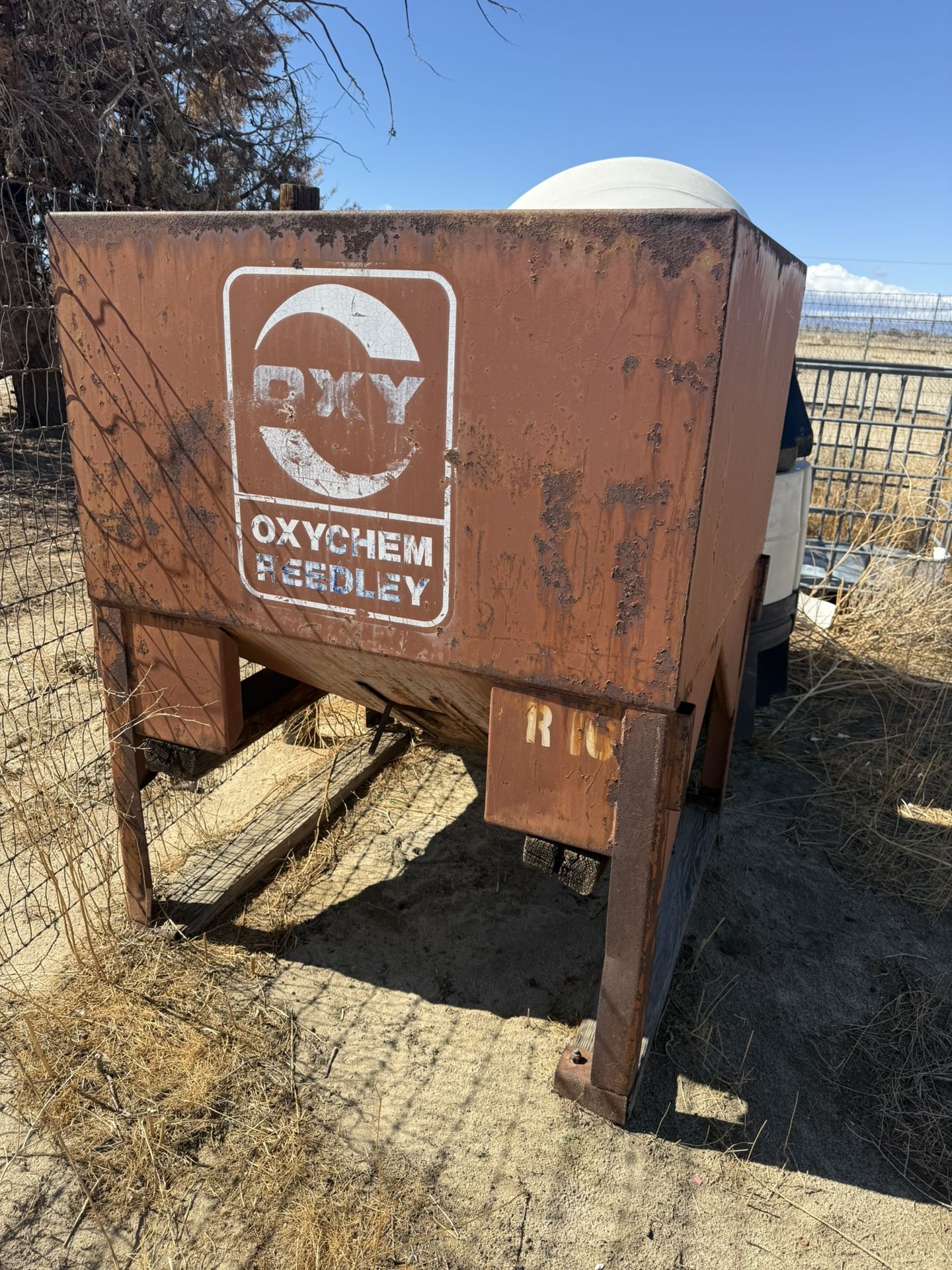 Oxychem Animal Feeder