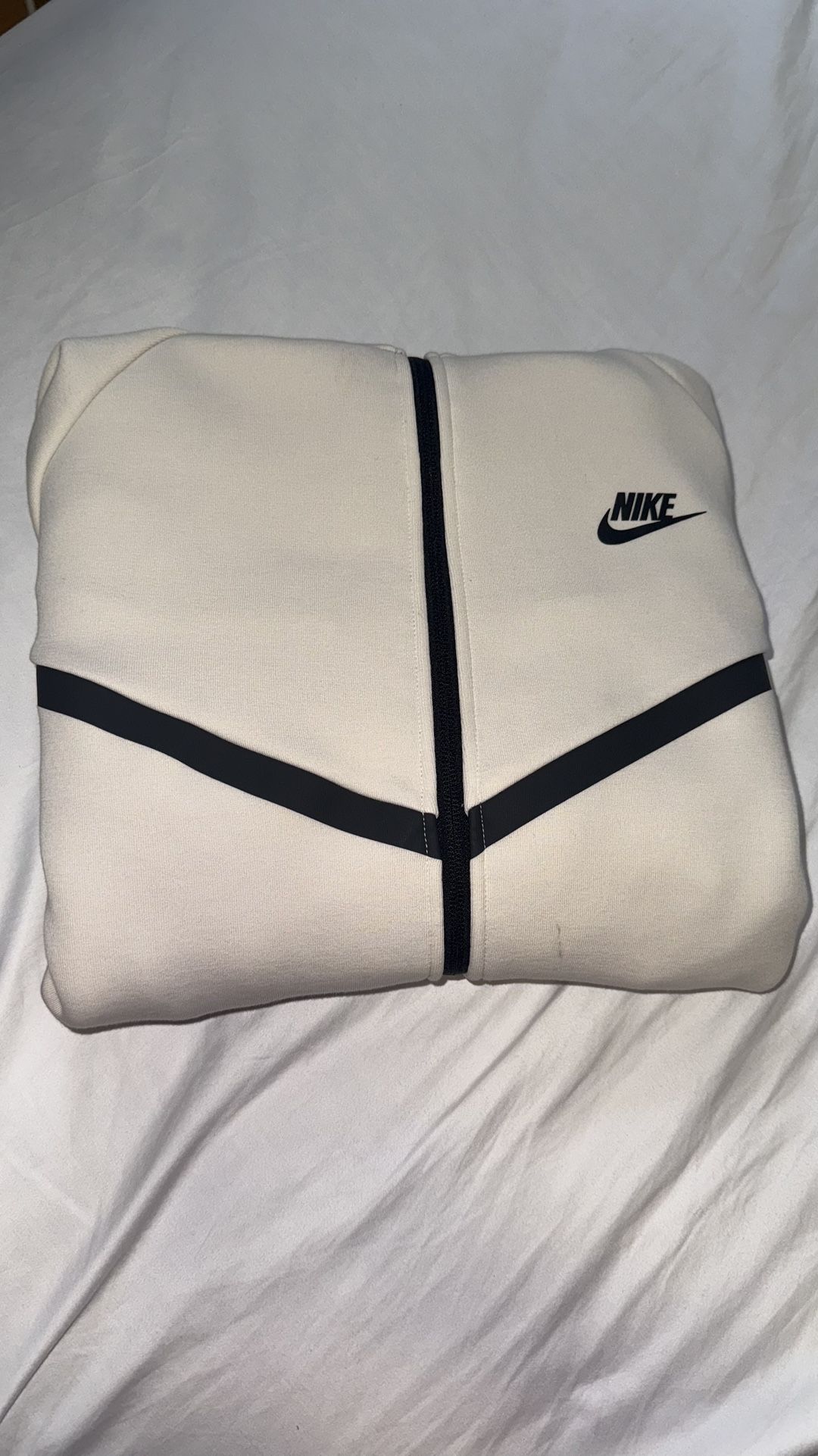 White Nike Tech