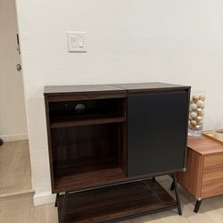 Walker Edison Bonnie 30" Record Player Accent Cabinet