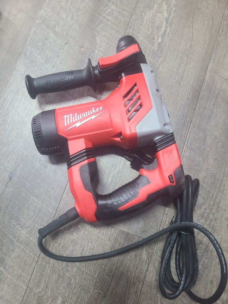 Milwaukee1 1/8 in. Corded SDS Plus Rotary Hammer