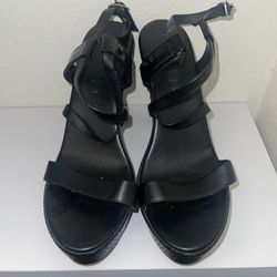 BLACK HEELS SIZE 10 