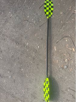 Carbon kayaking paddle