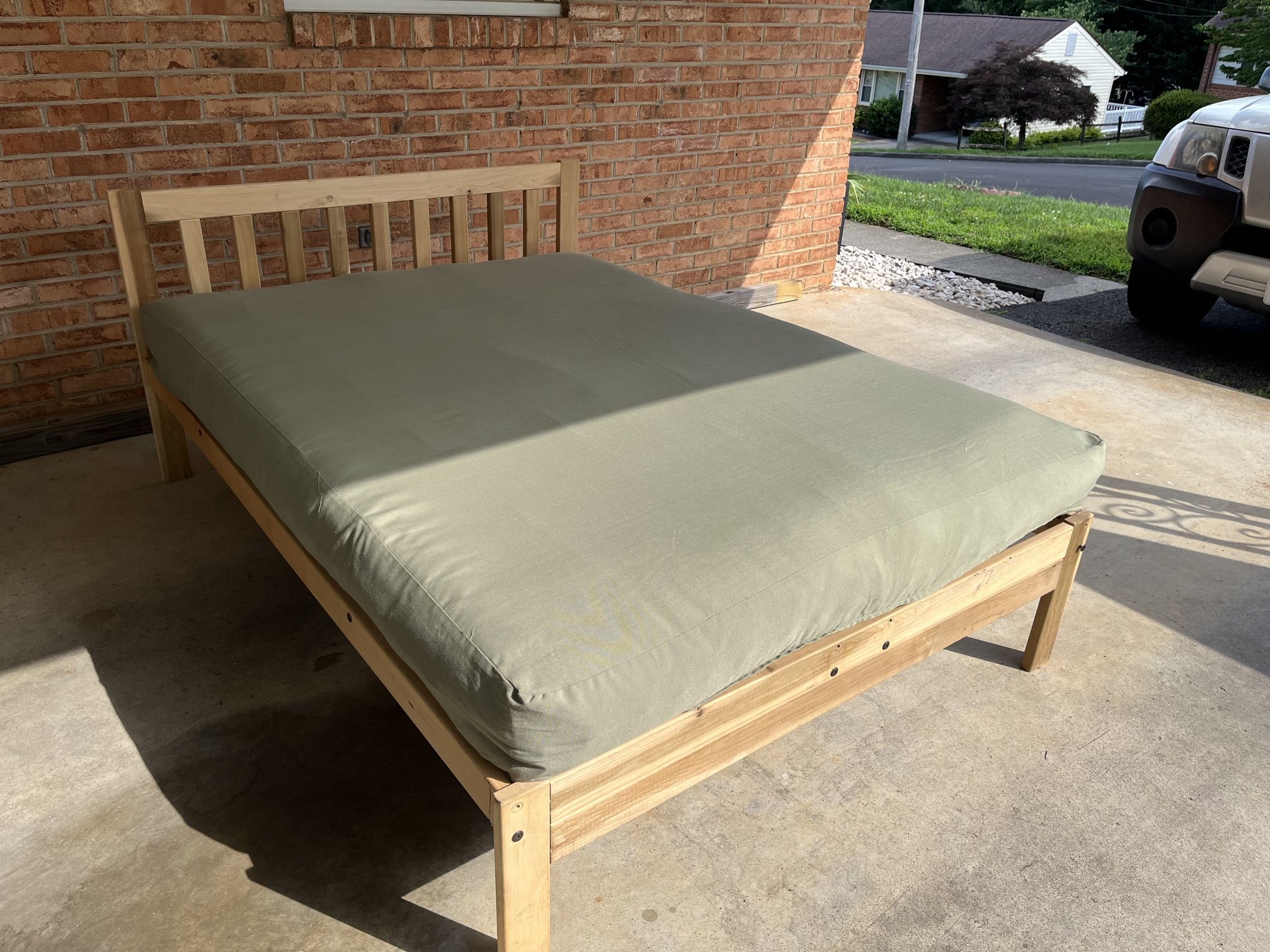🛏️ Nomad Platform Bed + Pocket Coil Mattress + 2 Covers – Minimalist & High Quality