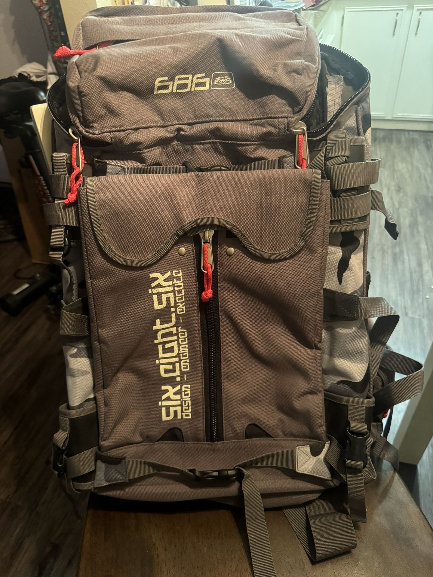 686 Travel Hiking Backpack