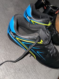 DSG Speed Viper Soccer Cleats size 4.5