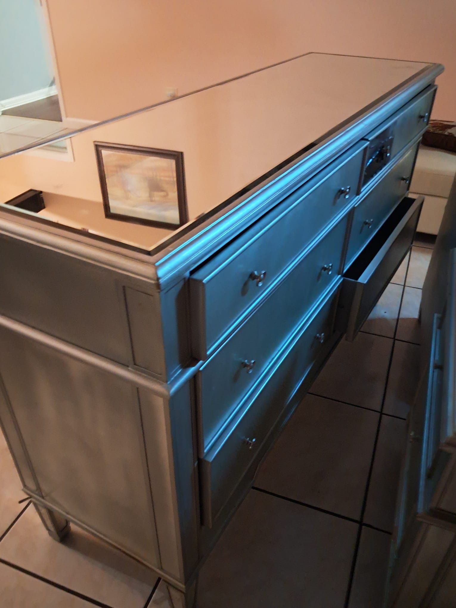 Drawer Dresser And Nightstands 