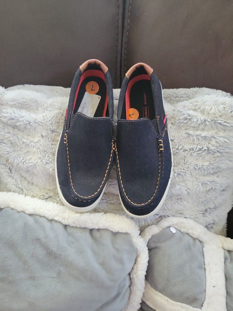 Men's Size 7 Levi's Loafers