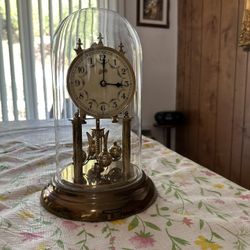 Schalz, Anniversary Clock