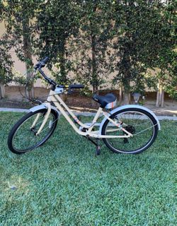 LIV Flourish 24 Cream Bicycle Bike Beach Riding  girls