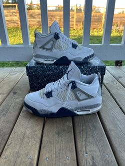 Jordan 4 Midnight Navy