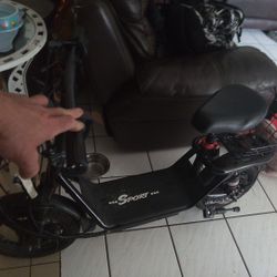 Mini E Bike For Sale Needs A Charger Goes 30 Miles Per Hour 