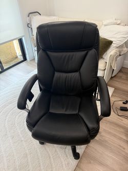 Desk chair w massage perfect condition