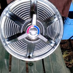 64-1/2 Ford Mustang Knock-off Hubcap 