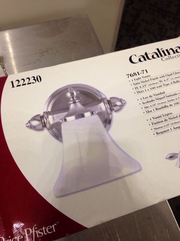 New price Pfister Catalina collection single light vanity