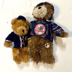 2 NY Yankee MLB Merchandise  Good Stuff Plush 13”&10” Teddy Bears