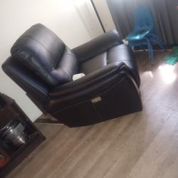 Recliner Chair Plug In The Wall 