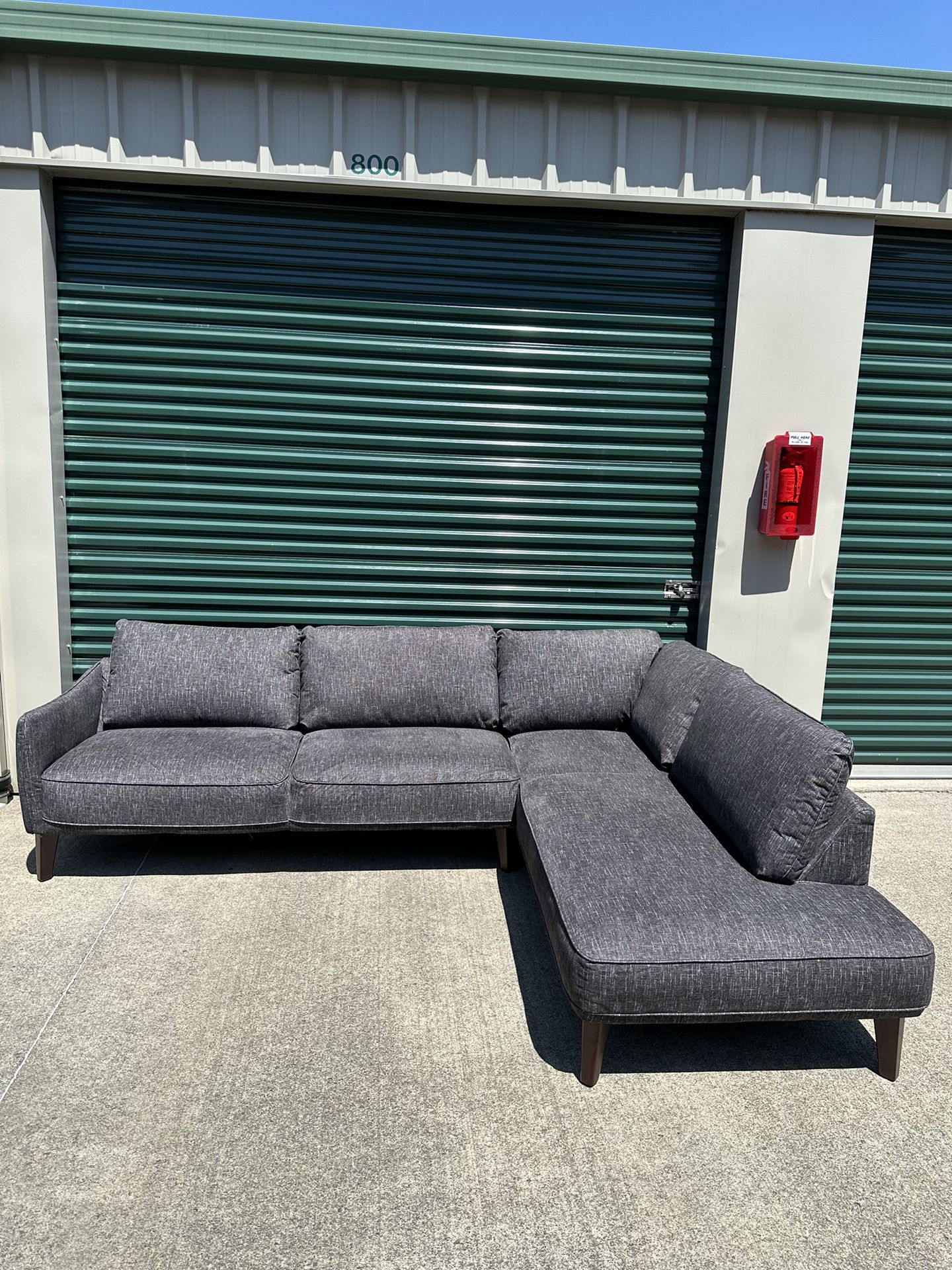 Sectional Couch 🛋️ Like New FREE DELIVERY 🚚 