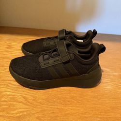 Boys Adidas Shoes Size 2Y