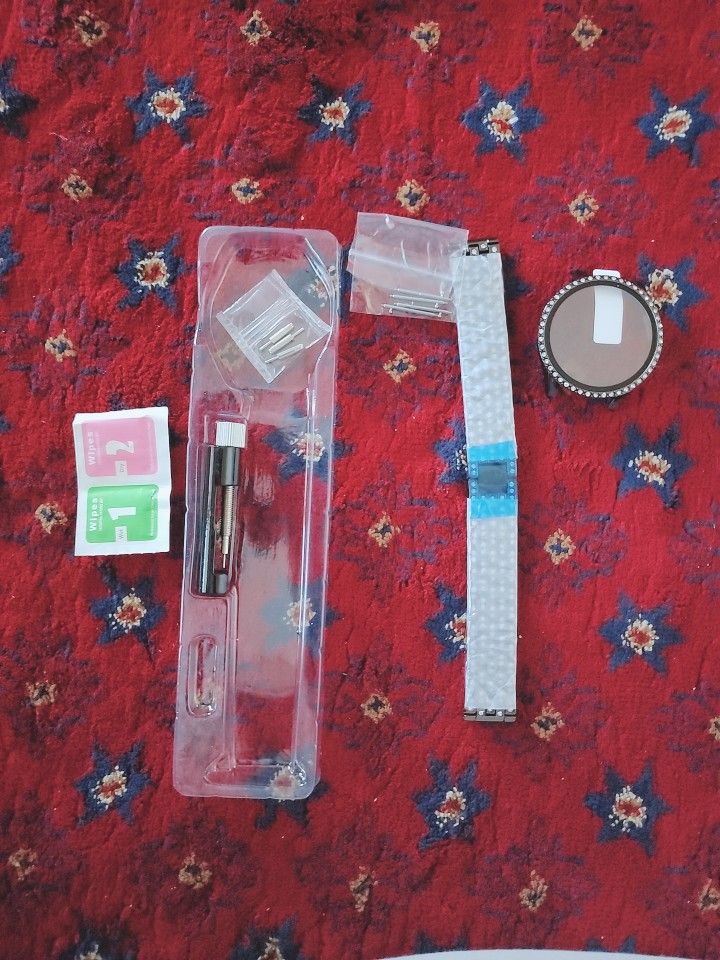 Brand New Beautful Stylish Samsung Galaxy Smart Watch Wrist Band