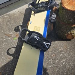 Lamar Snowboard ~152cm With Burton Travel Bag