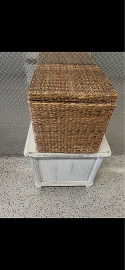 Woven Seagrass Storage Basket with Lid