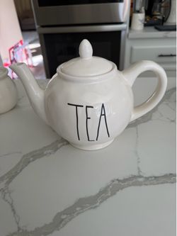Rae Dunn tea pot