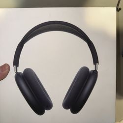 Brand New Airpod Maxes Midnight Color, Usb-C