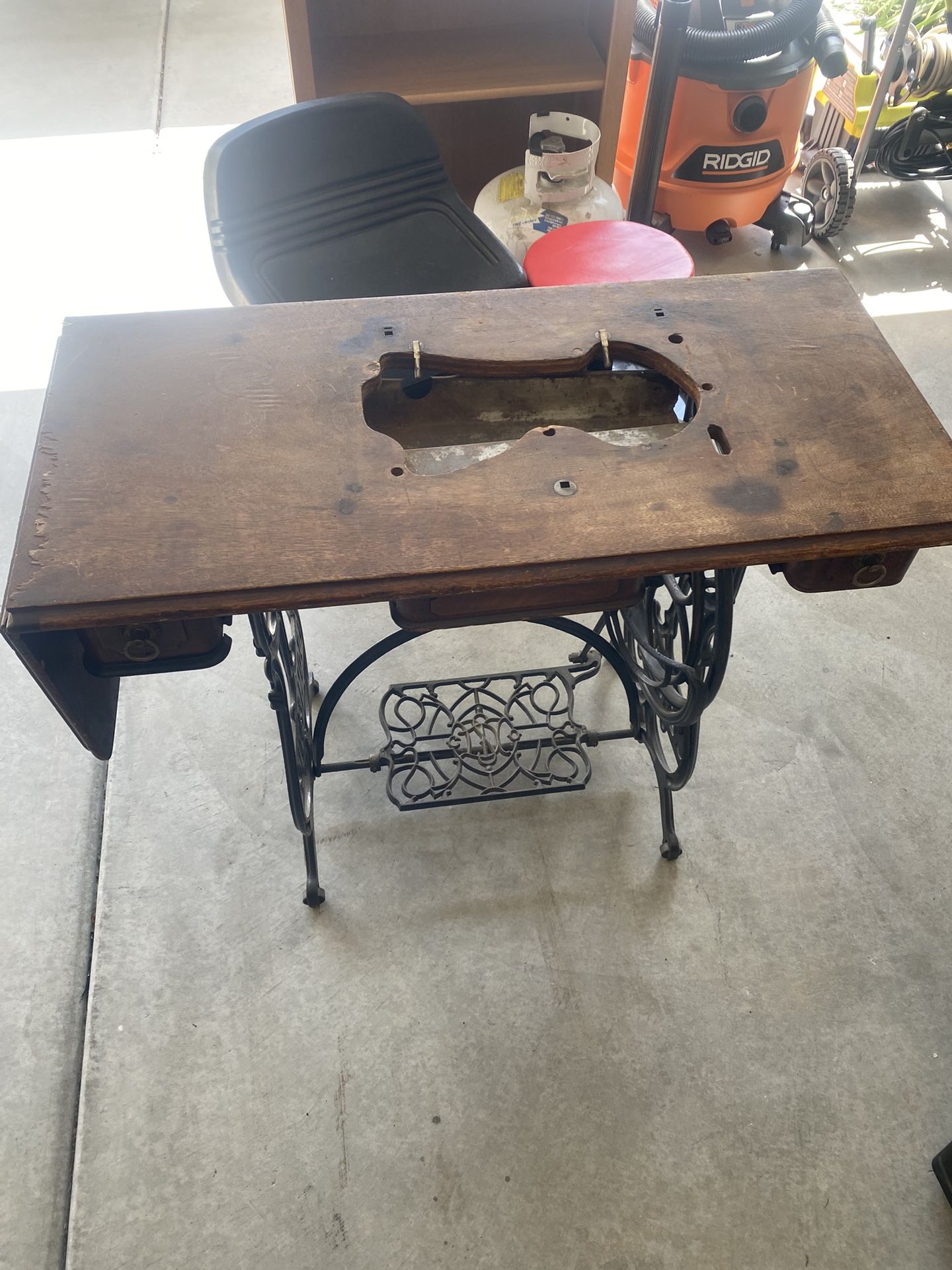 Antique Singer Treadle Sewing Machine