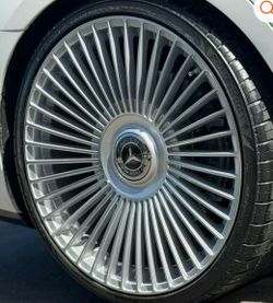 Mercedes 22”  New Monsory Stylerims tires sets with floating caps