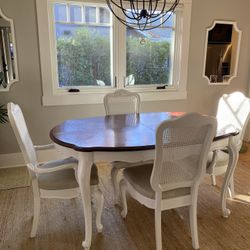 Dining Room Table & 6 Chairs 