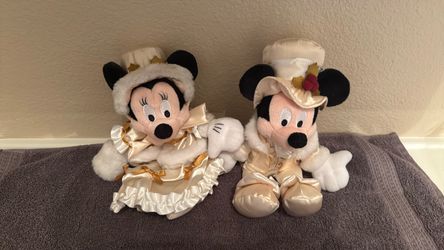 Christmas Mickey and Minnie Mouse