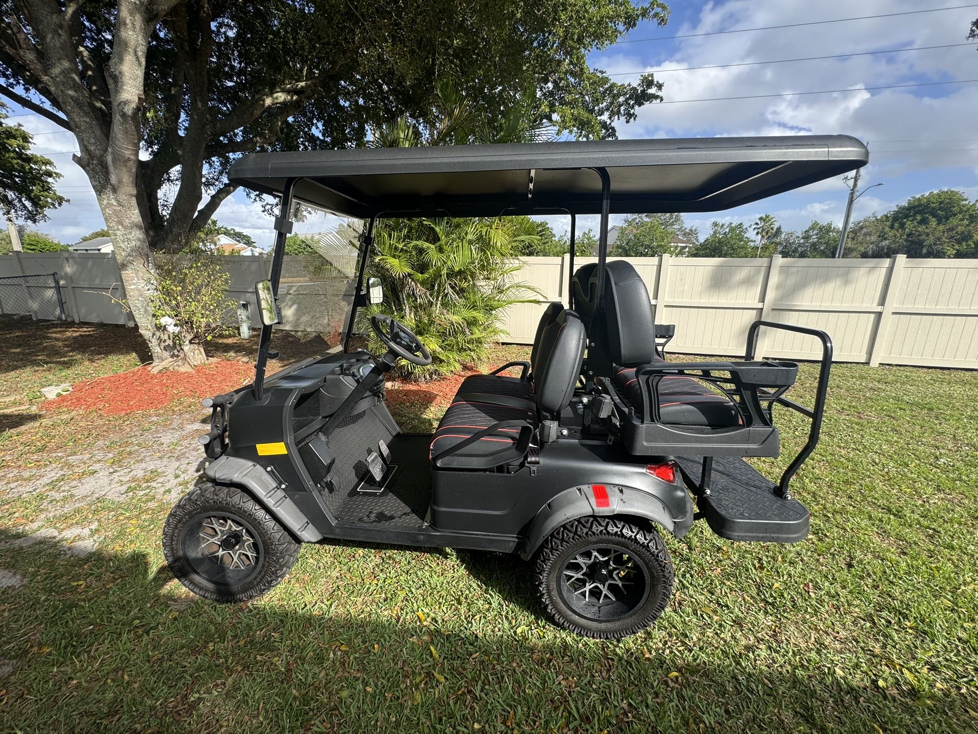 2023 Coleman Golf Cart – Kandi Cruiser (Low Miles!)