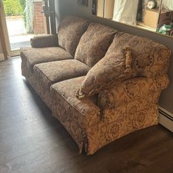 Nice Clean Comfortable Couch 