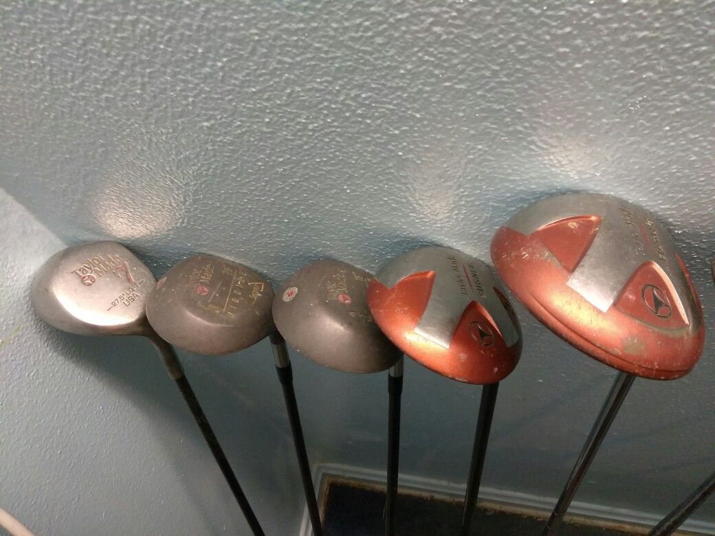 TAYLOR MADE GOLF CLUBS. READ DETAILS