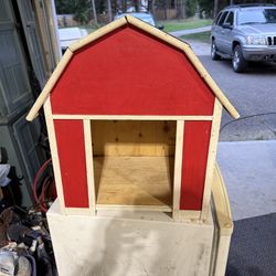 Custom barn toy house