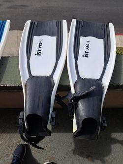 IST pro-1 dive fins small-medium $10 per pair